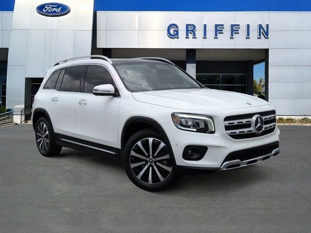 Used 2021  Mercedes-Benz GLB 250 image 2