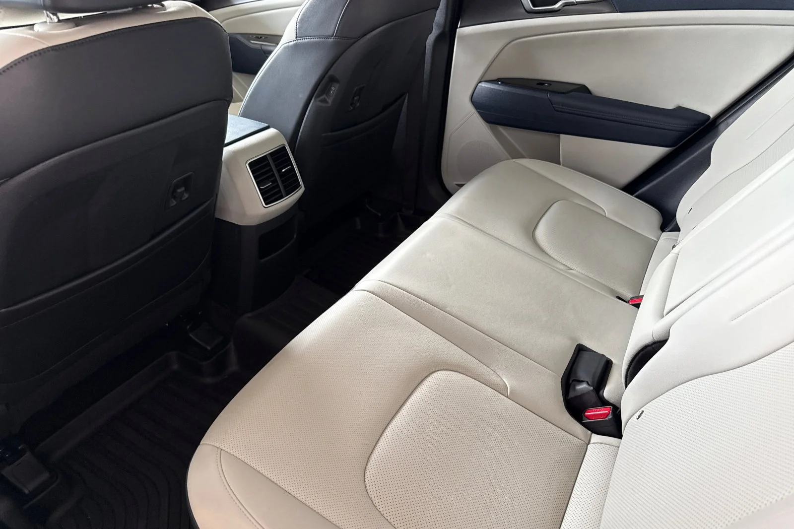 Used 2025 Black Kia EX image 12