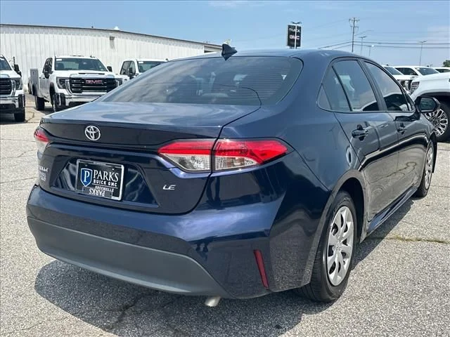 Used 2025  Toyota LE image 11