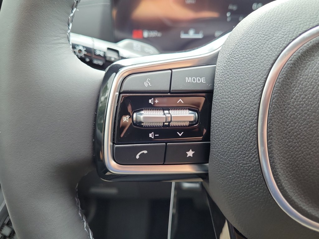New 2026 Snow White Pearl Kia SX Prestige image 27
