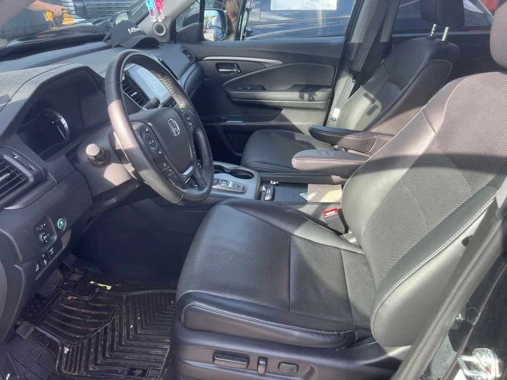 Used 2023 Black Honda RTL image 7