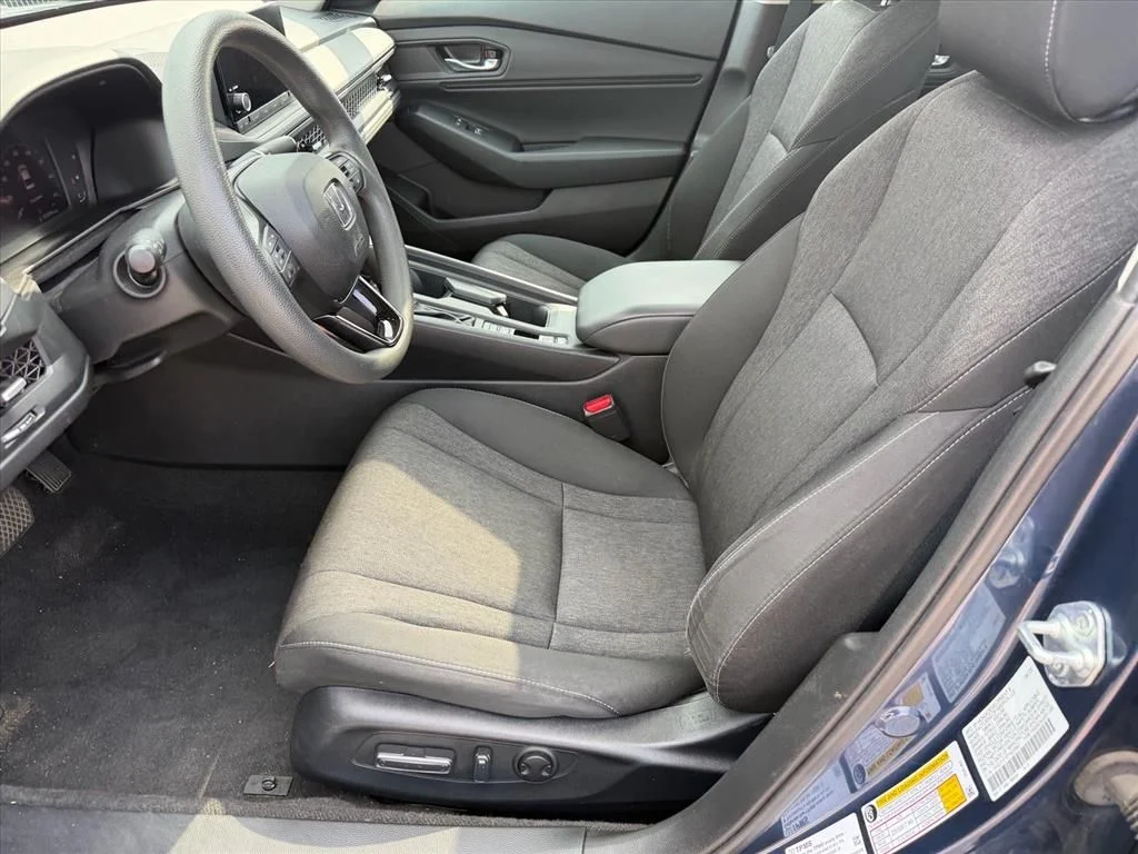 Used 2023  Honda EX image 8