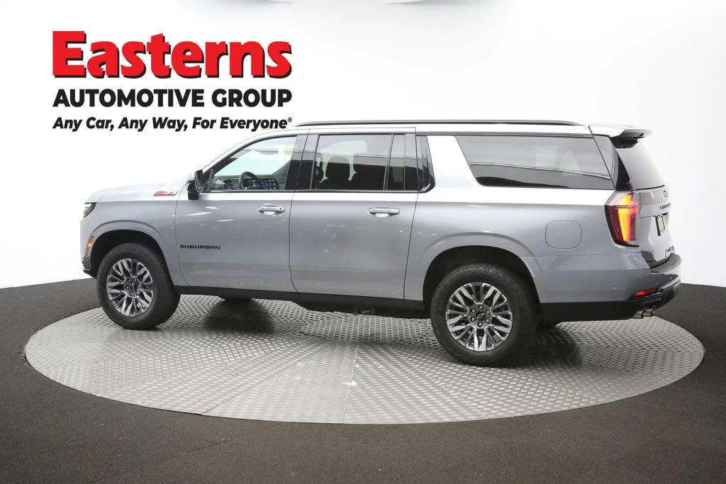 Used 2025 Gray Chevrolet Z71 image 66