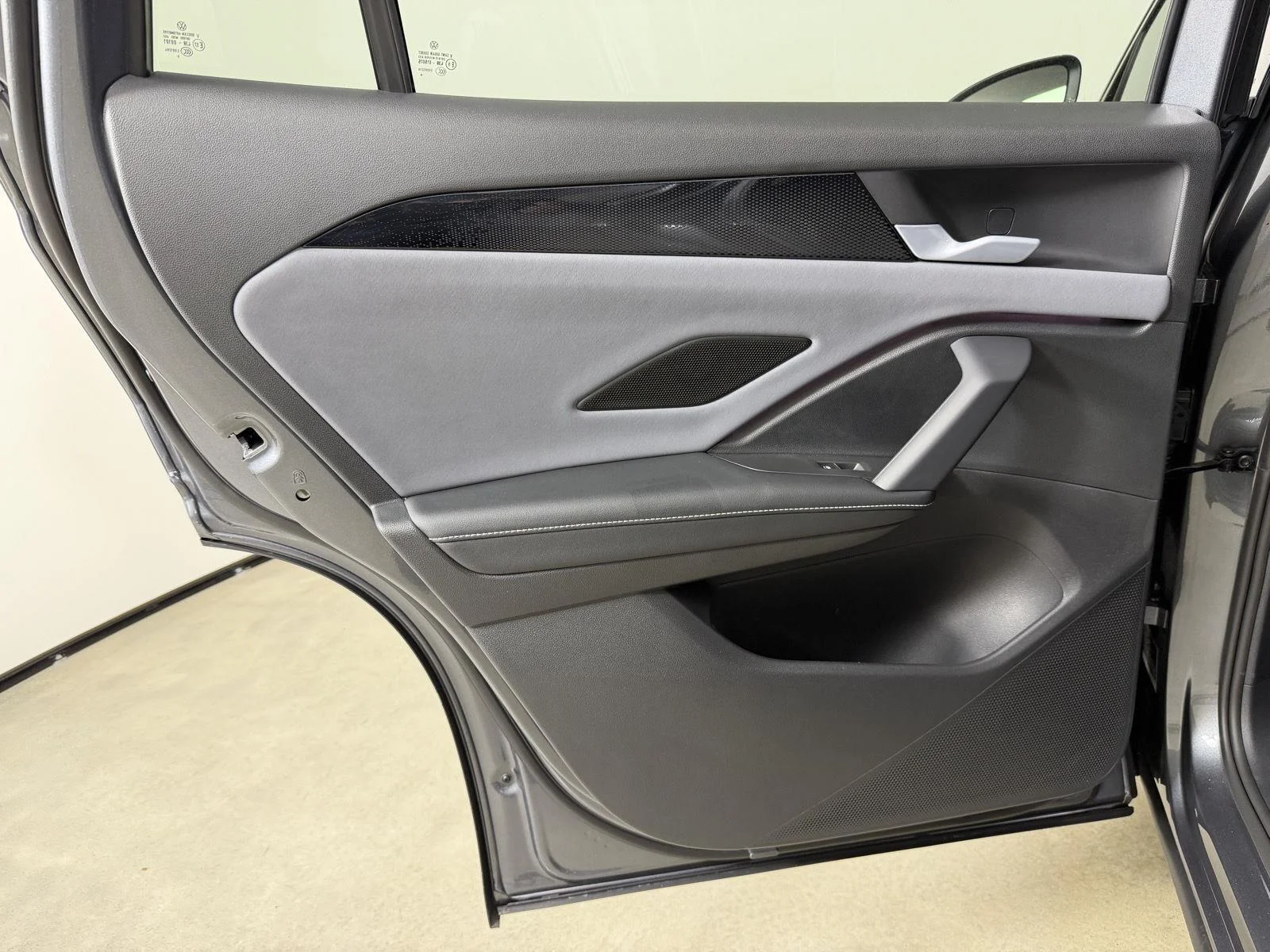 New 2026 Platinum Gray Metallic Volkswagen SE image 23