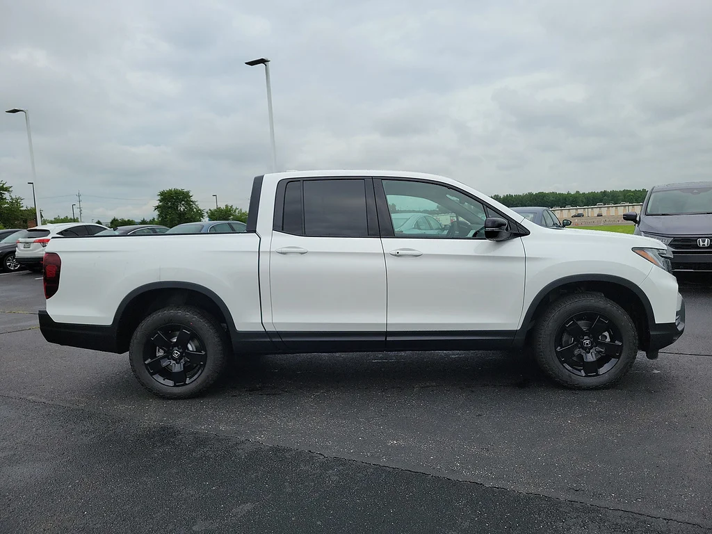 New 2026 Platinum White Pearl Honda Black Edition image 20