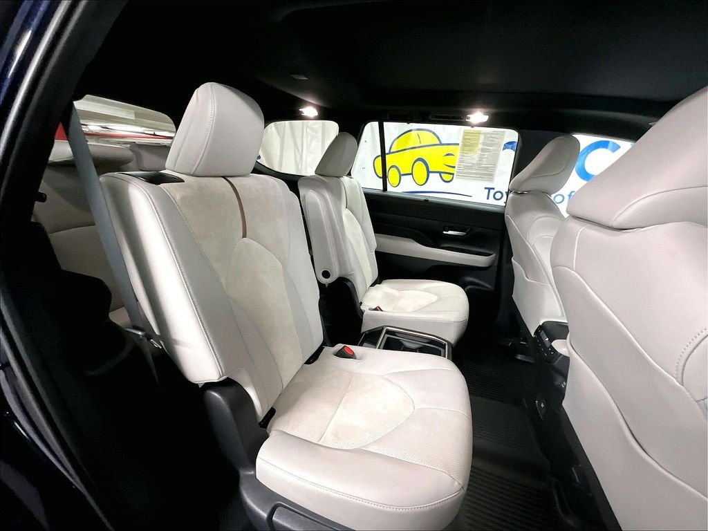 Certified Used 2026  Toyota MAX Platinum image 16