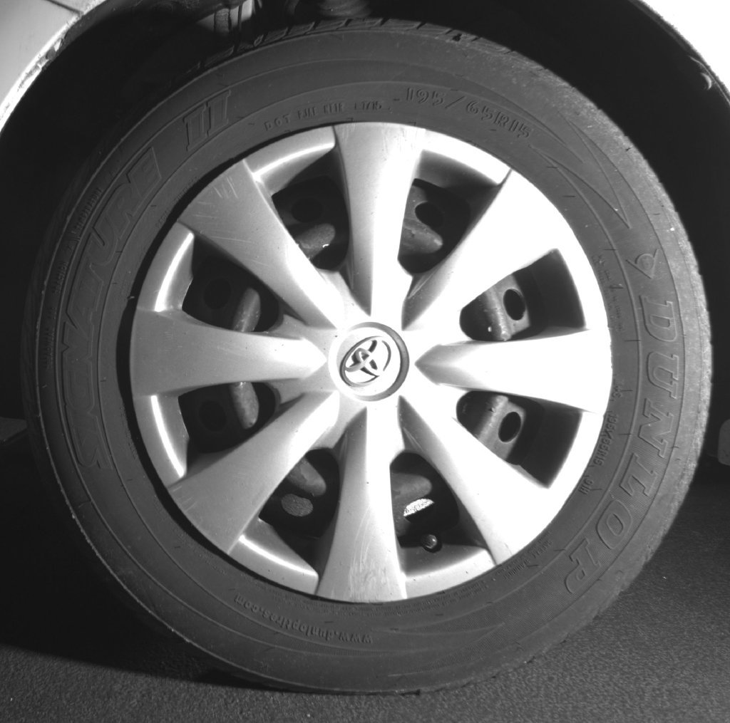 Used 2011 White Toyota LE image 21