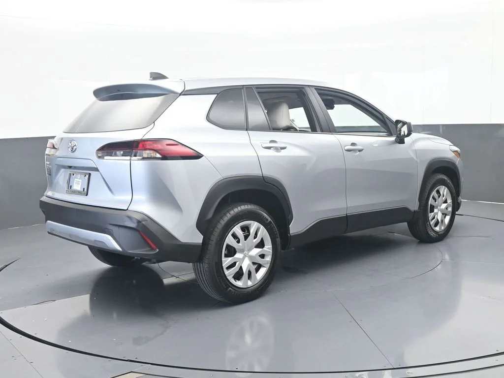 2026 Toyota Corolla Cross L - Photo 6