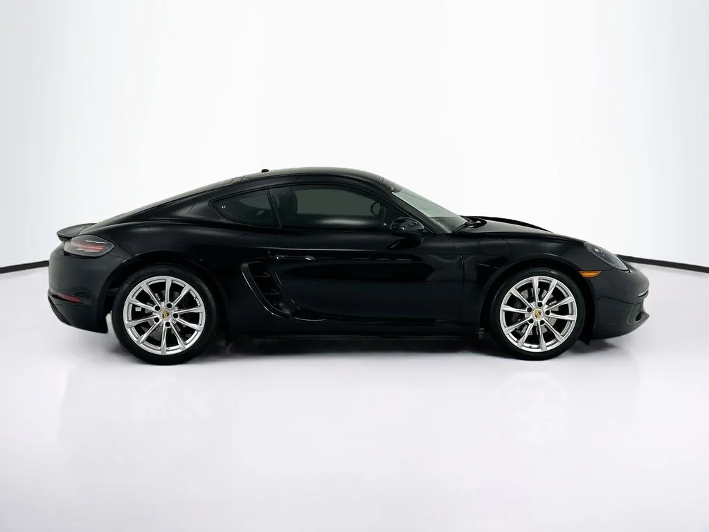 Used 2017 Black Porsche  image 4