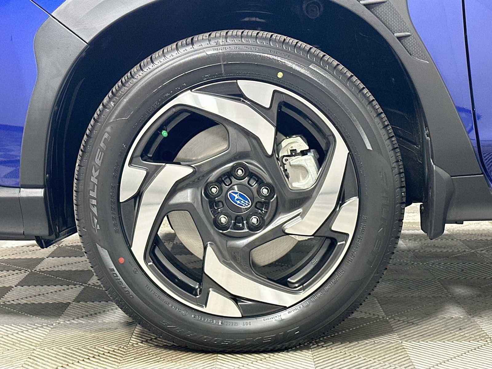 New 2026 SAPPHIRE BLUE PEARL Subaru Limited Hybrid image 29