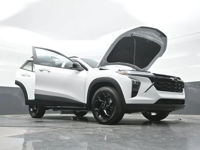 New 2026 Summit White Chevrolet LT image 32