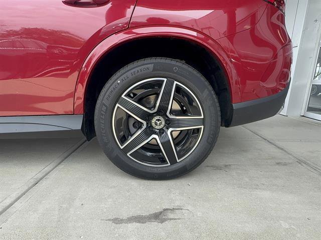 New 2026 MANUFAKTUR Patagonia Red Metallic Mercedes-Benz AWD GLC 300 4MATIC® 4dr SUV image 24
