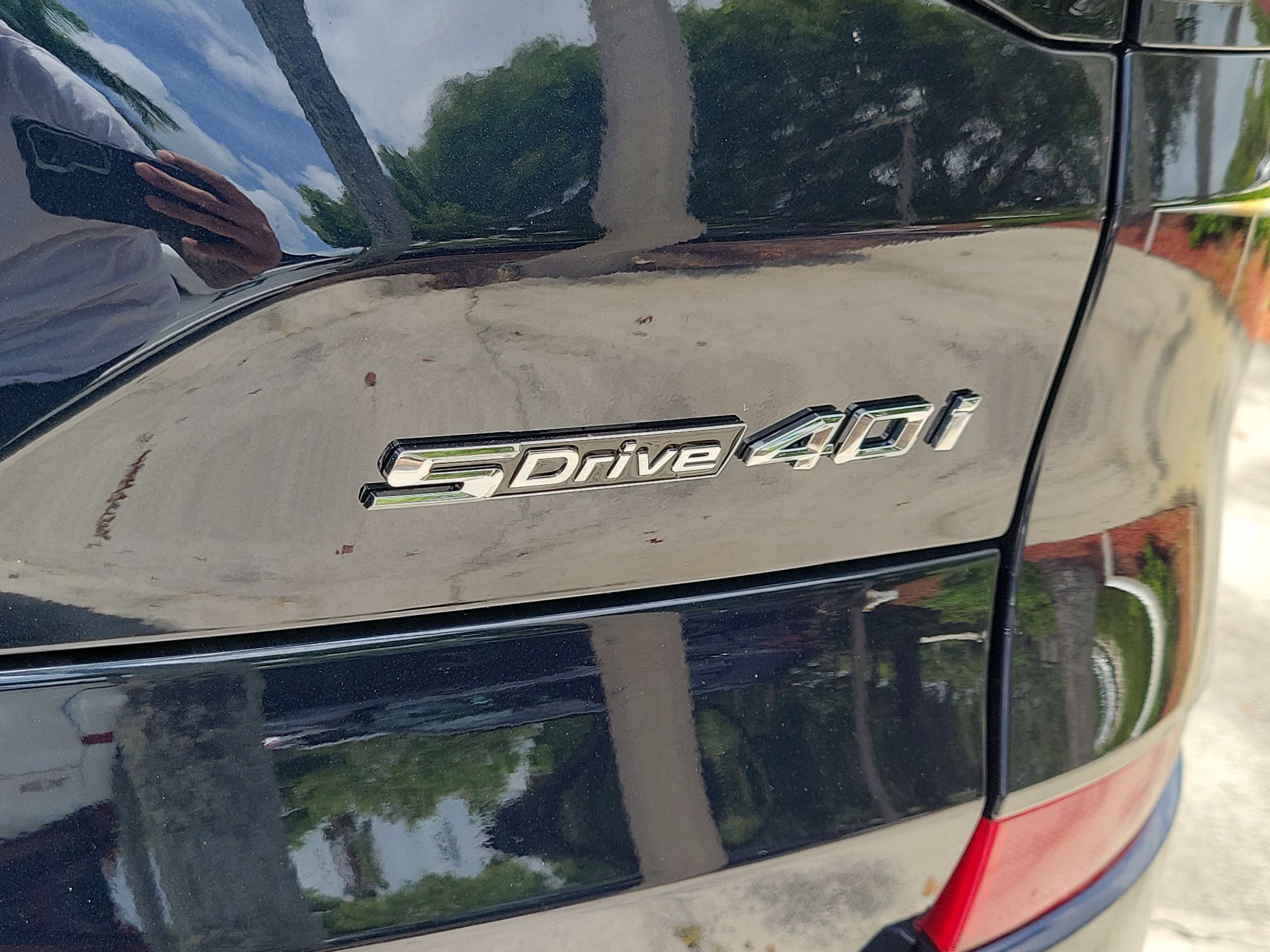 New 2026 Carbon Black Metallic BMW sDrive40i image 5