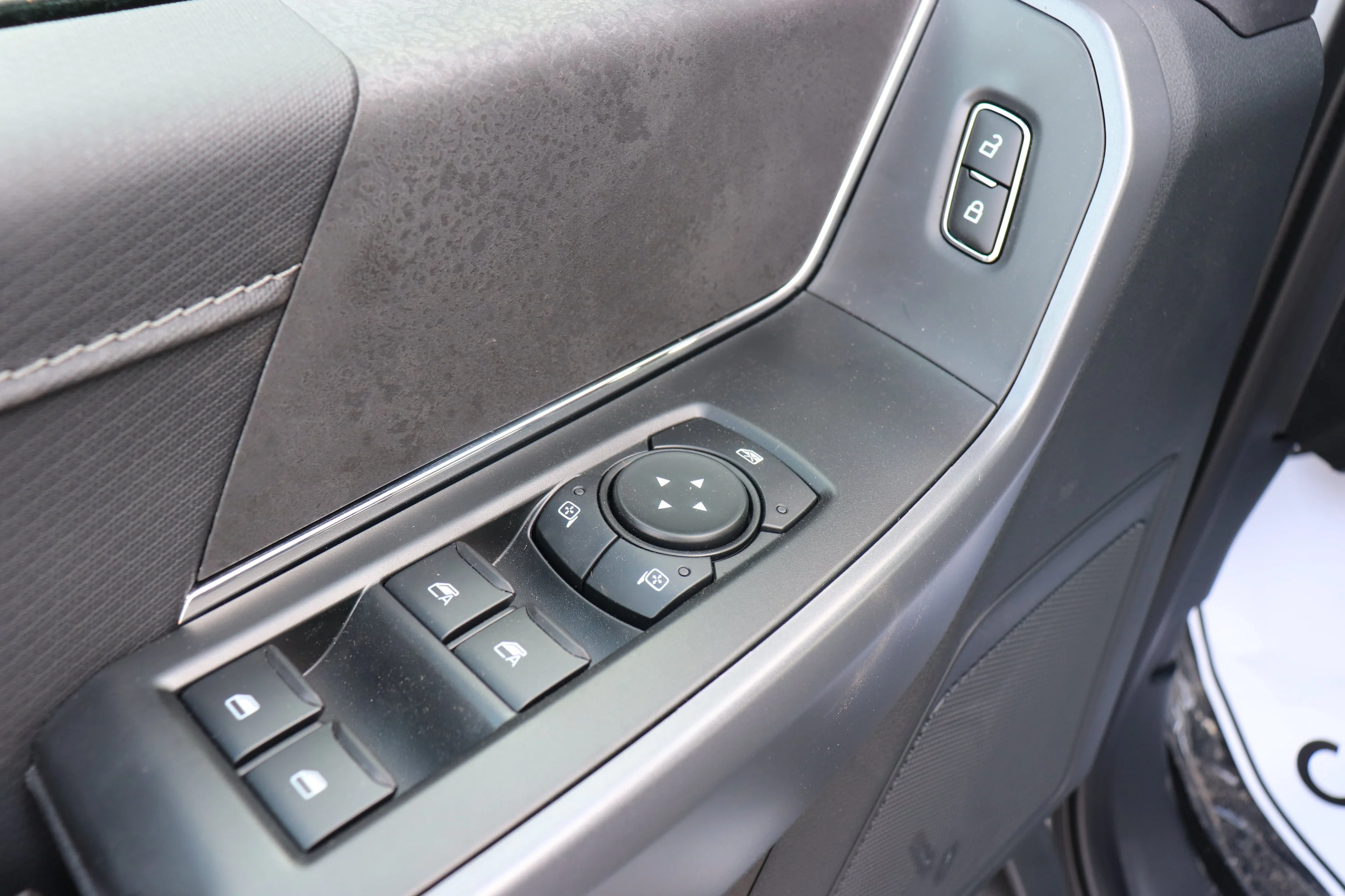 New 2026 OXFORD WHITE Ford XLT image 10