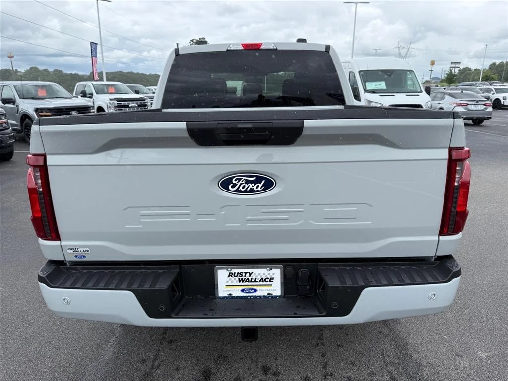 New 2026 Avalanche Ford XLT image 5