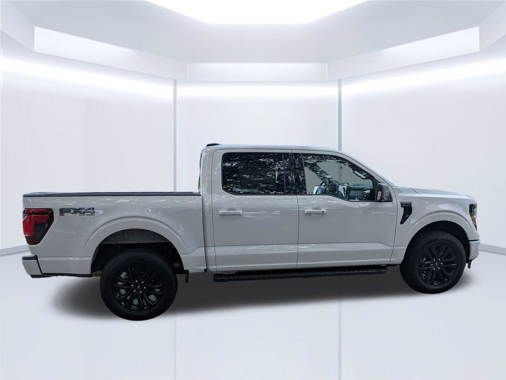 New 2026 Oxford White Ford XLT image 8
