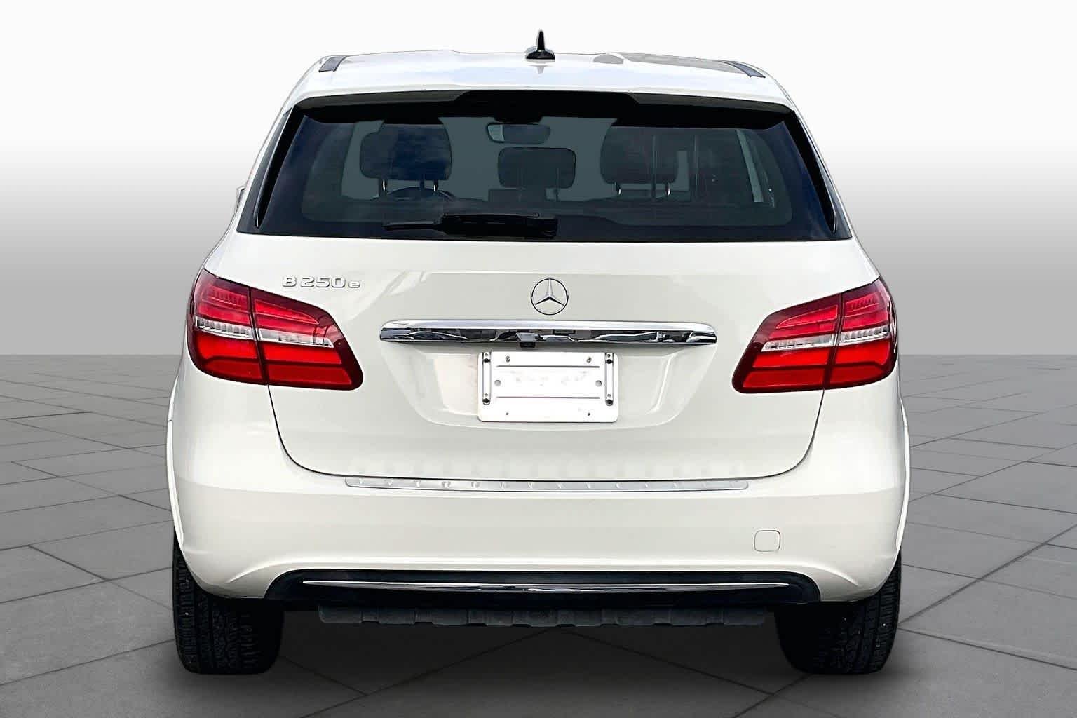 Used 2017 Cirrus White Mercedes-Benz B 250e image 4