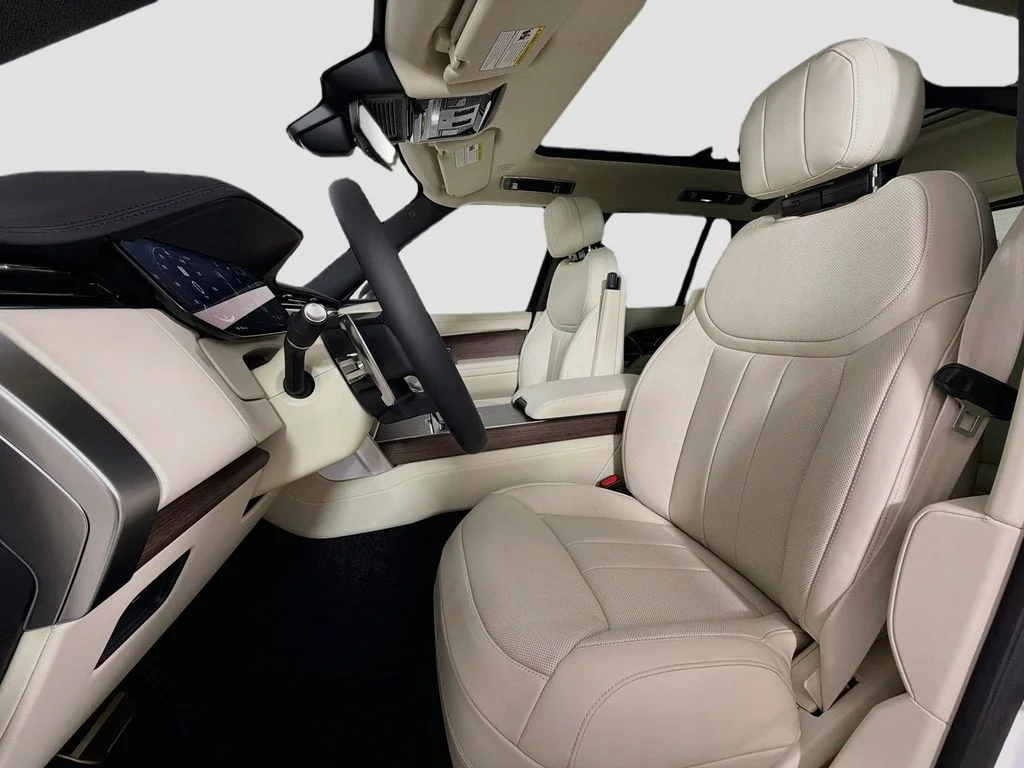 New 2026 Fuji White Land Rover SE image 22