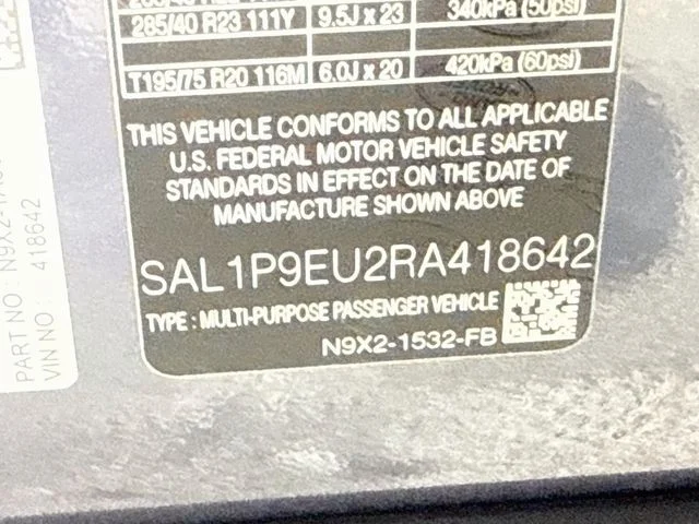 Used 2024 Blue Land Rover SE image 33