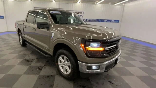 New 2026 Marsh Gray Ford XLT image 2