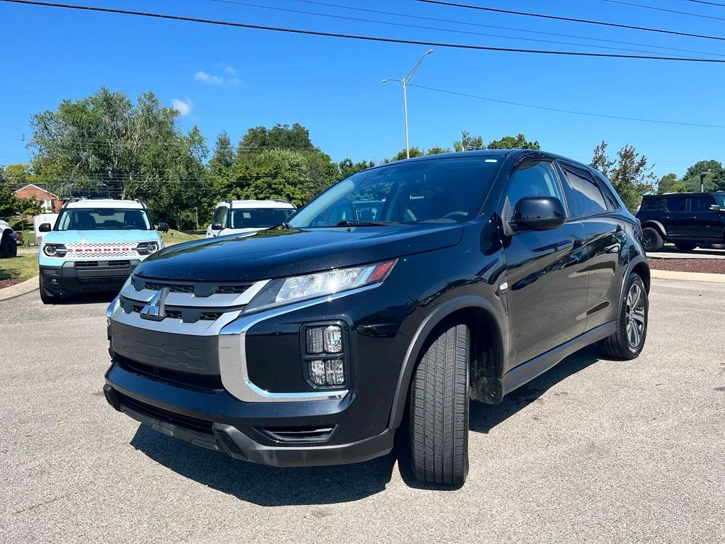 Used 2024 Black Mitsubishi 2.0 ES image 3