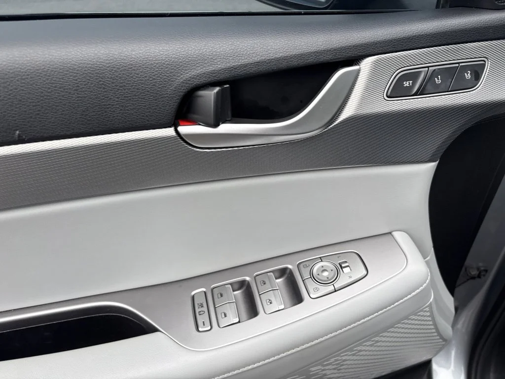 Used 2020 Silver Hyundai SEL image 10
