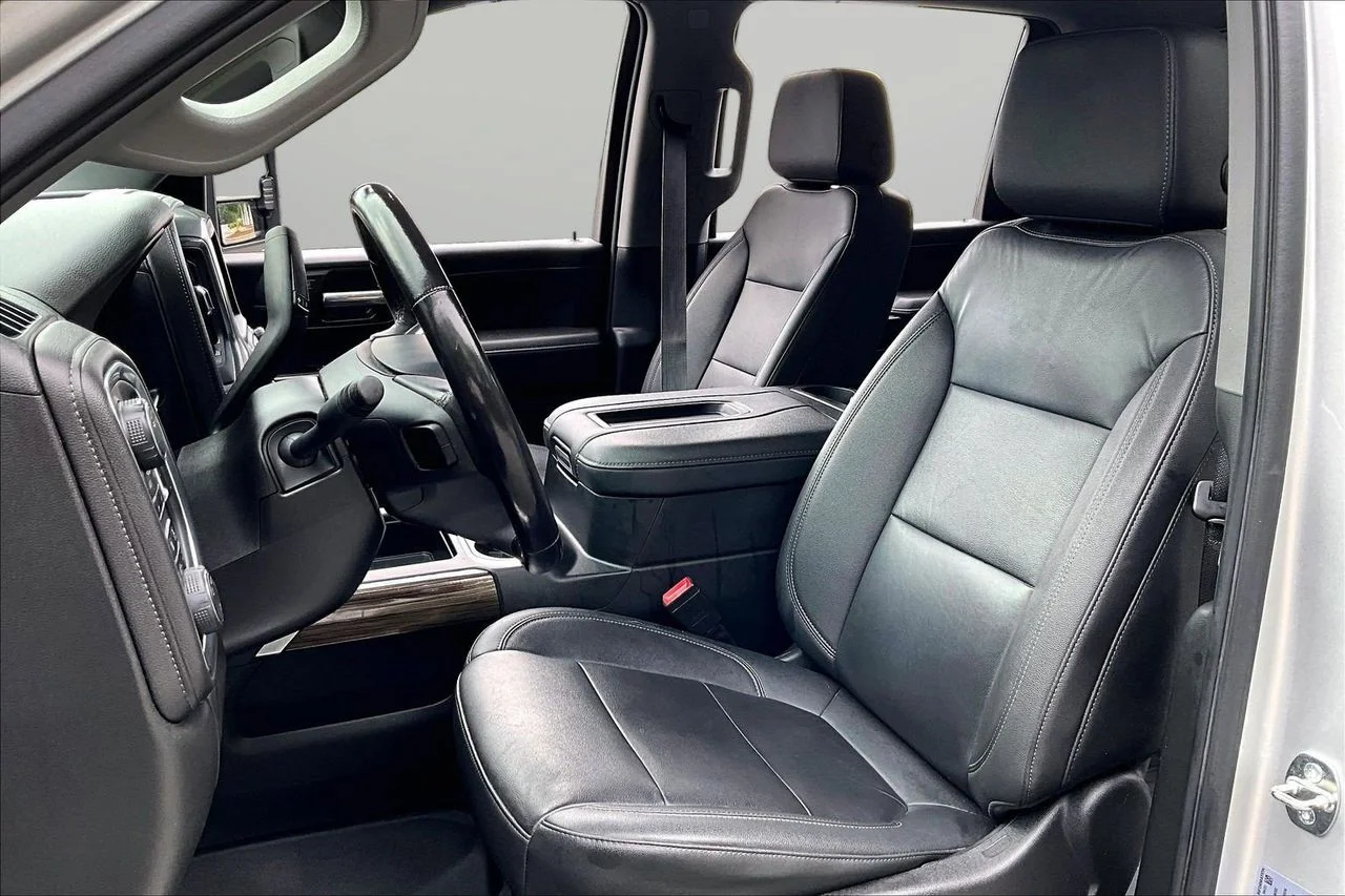 Used 2022 Silver Chevrolet LT image 21