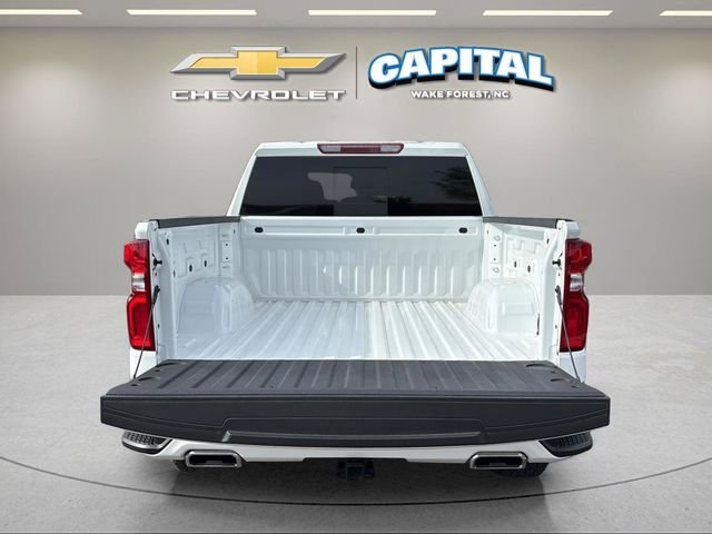 Used 2025 White Chevrolet RST image 32