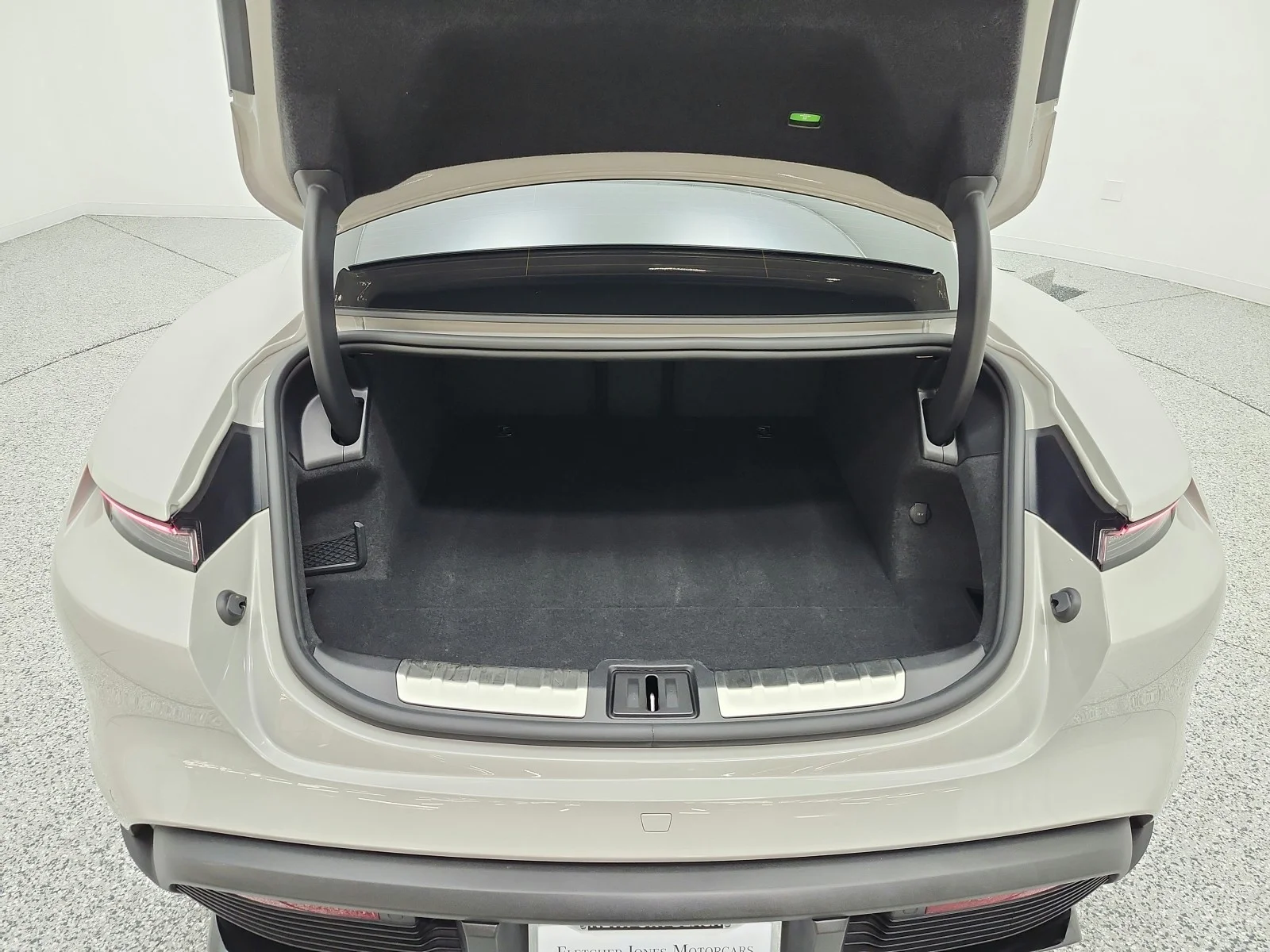 Used 2024 Chalk Porsche GTS AWD image 22