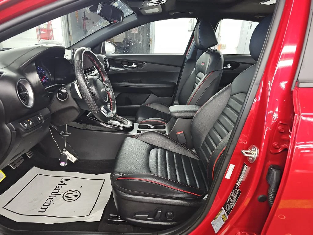 Used 2023 Currant Red Kia GT image 5