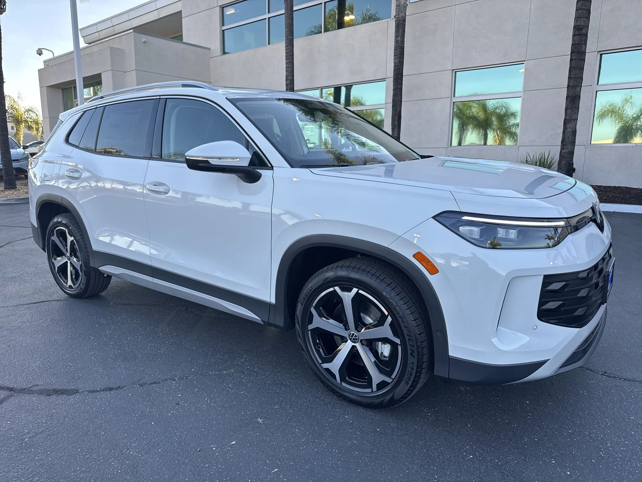 New 2026 Pure White Volkswagen SE image 2