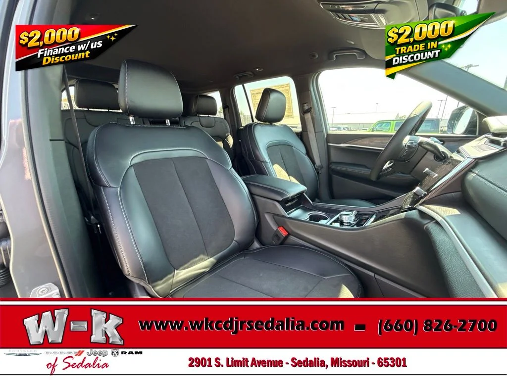 New 2027 Gray Jeep Altitude image 30