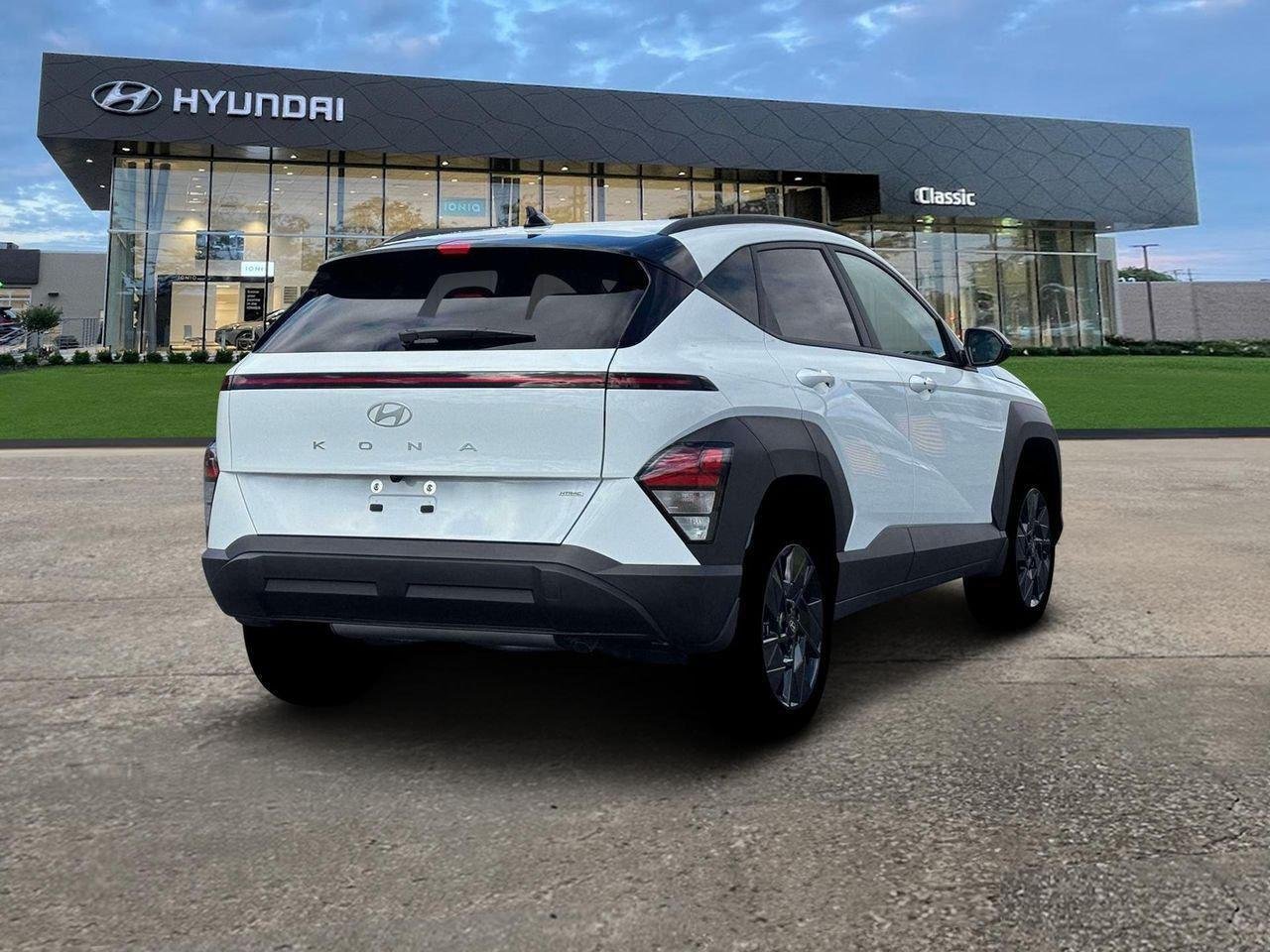 New 2026 Atlas White Hyundai SEL Sport image 7