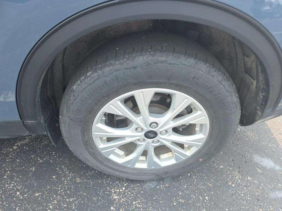 Used 2023 Vapor Blue Ford Active image 14