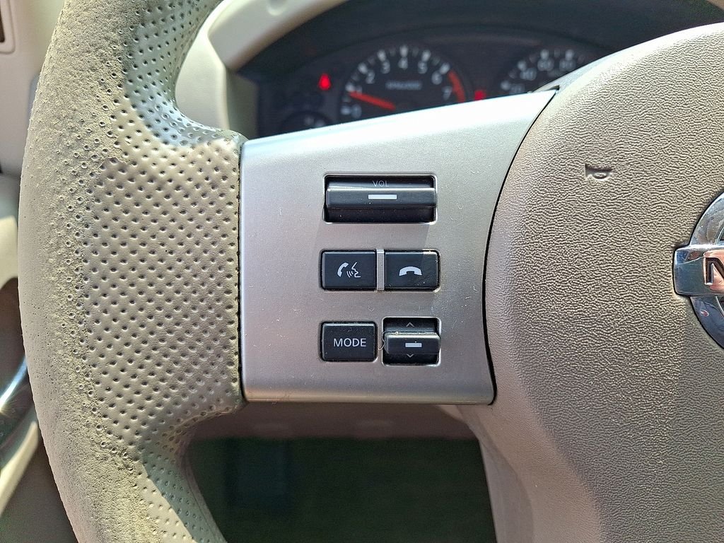 Used 2014 Red Nissan SV image 21