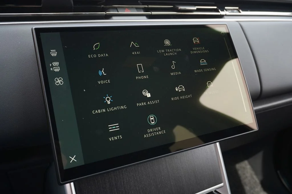 New 2026 Santorini Black Land Rover SE image 21