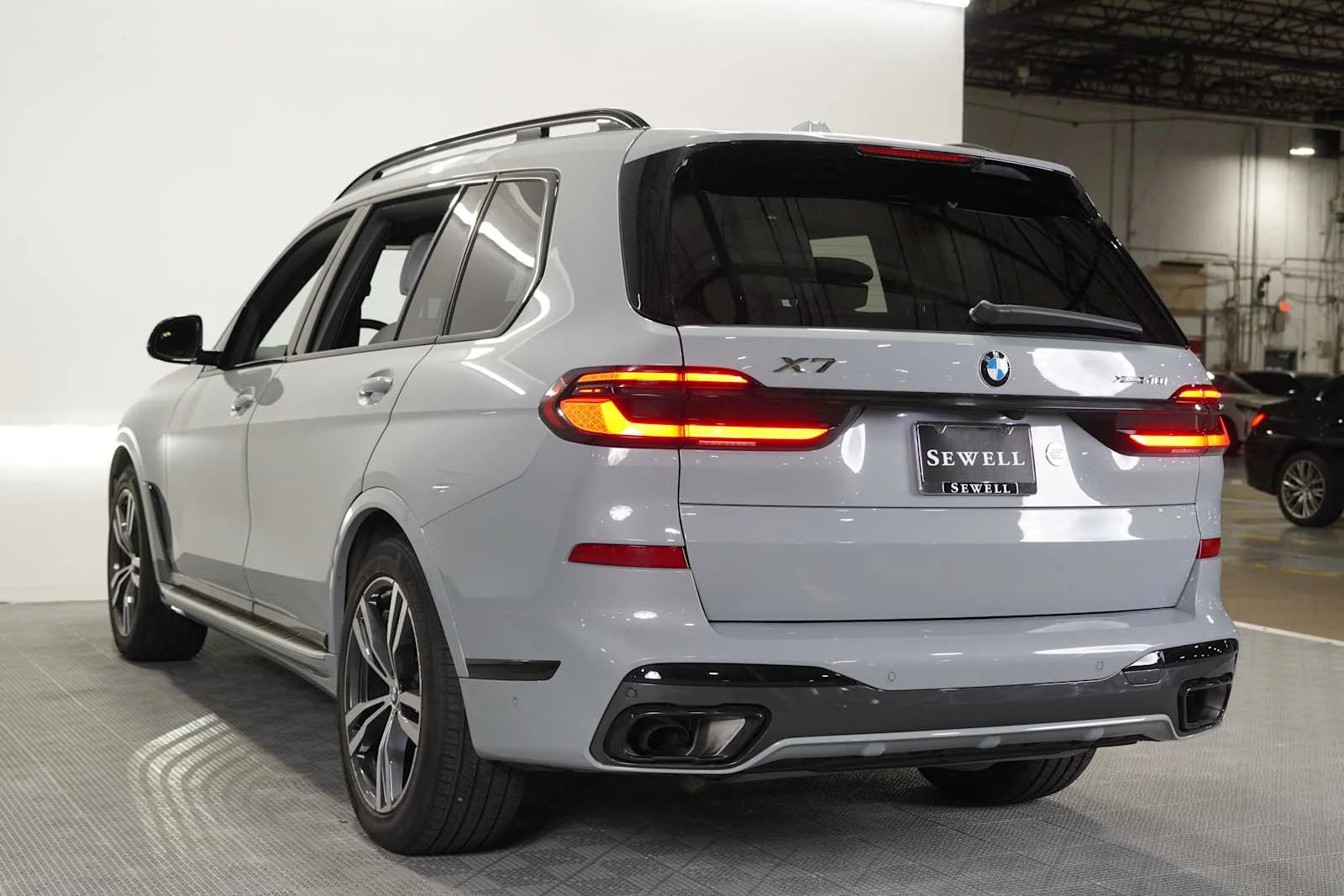 Used 2026 Brooklyn Grey Metallic BMW xDrive40i image 6