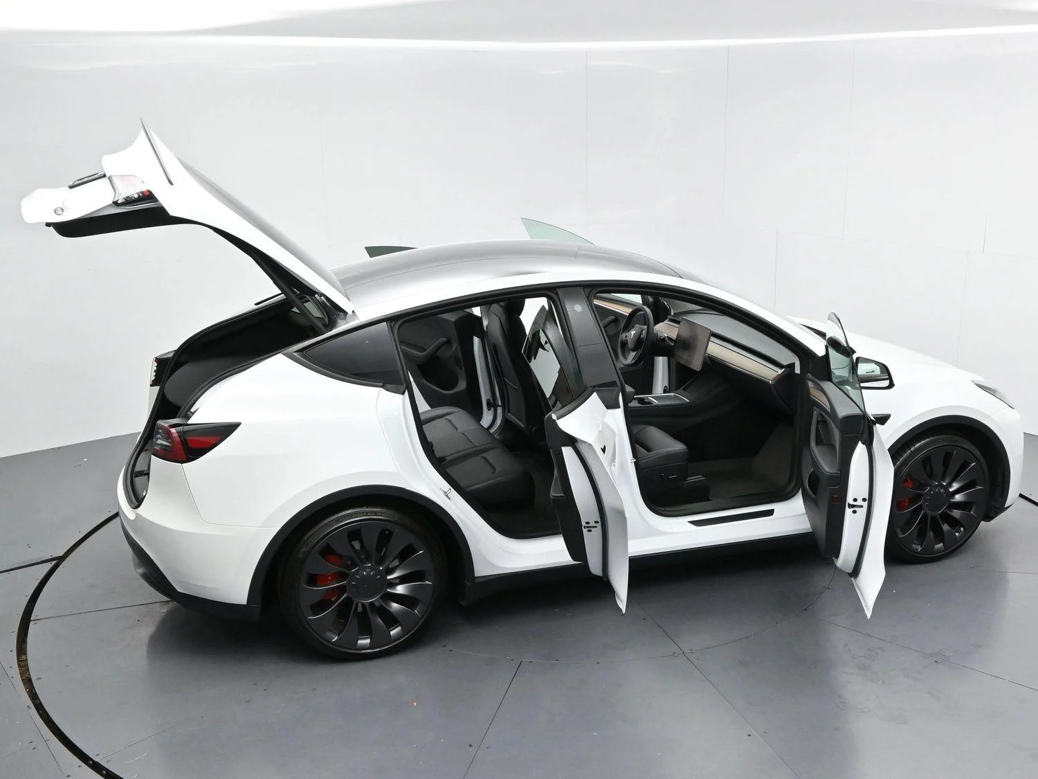 Used 2023  Tesla Performance image 37