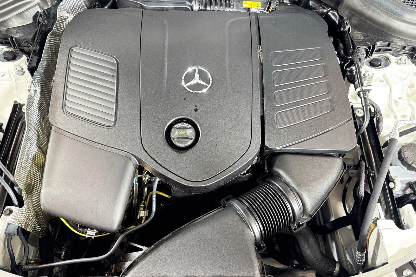 Used 2026 Polar White Mercedes-Benz GLC 300 image 29