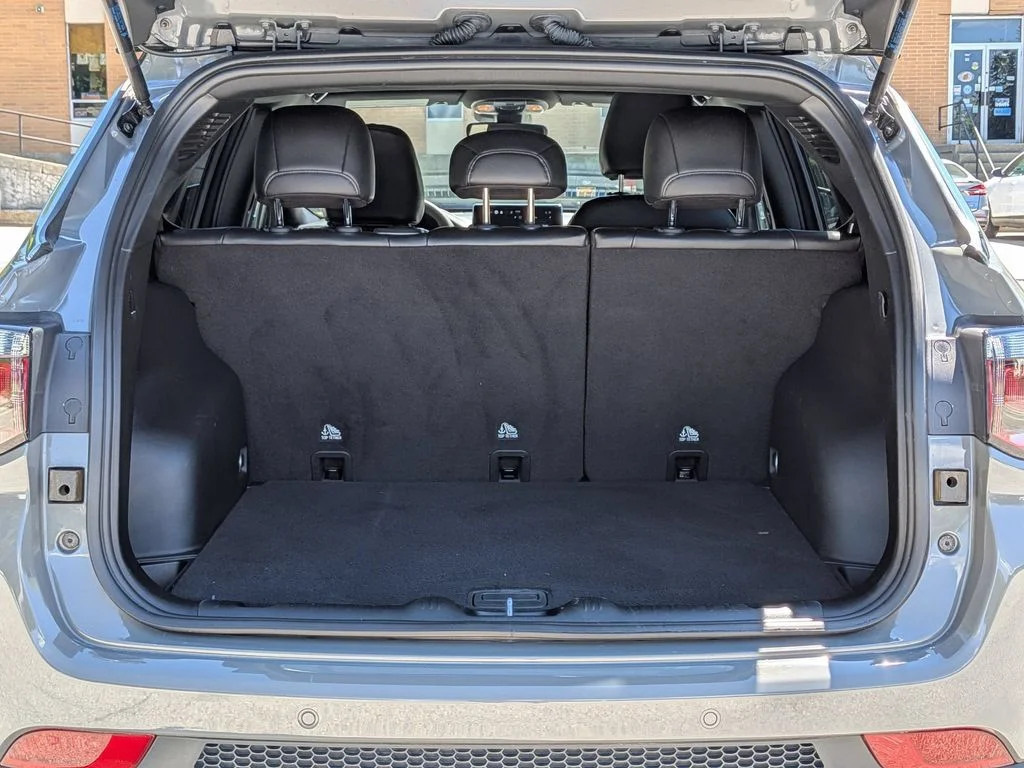 Used 2023 Gray Jeep Limited image 6