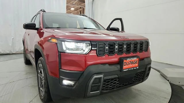 New 2026 Red Hot Pearl-Coat Exterior Paint Jeep Laredo image 22