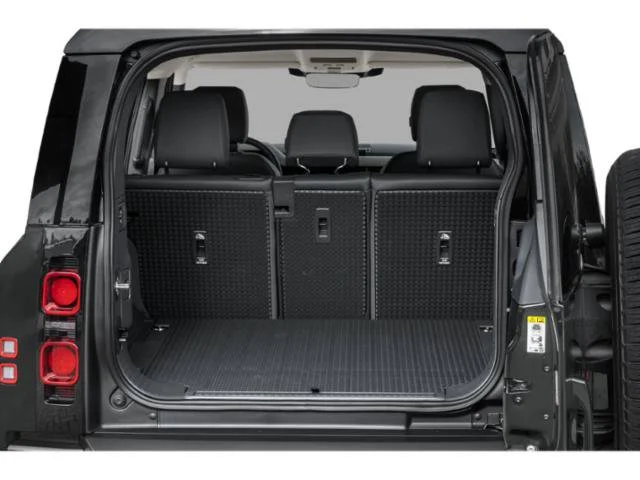 Used 2024 Blue Land Rover X-Dynamic SE image 11