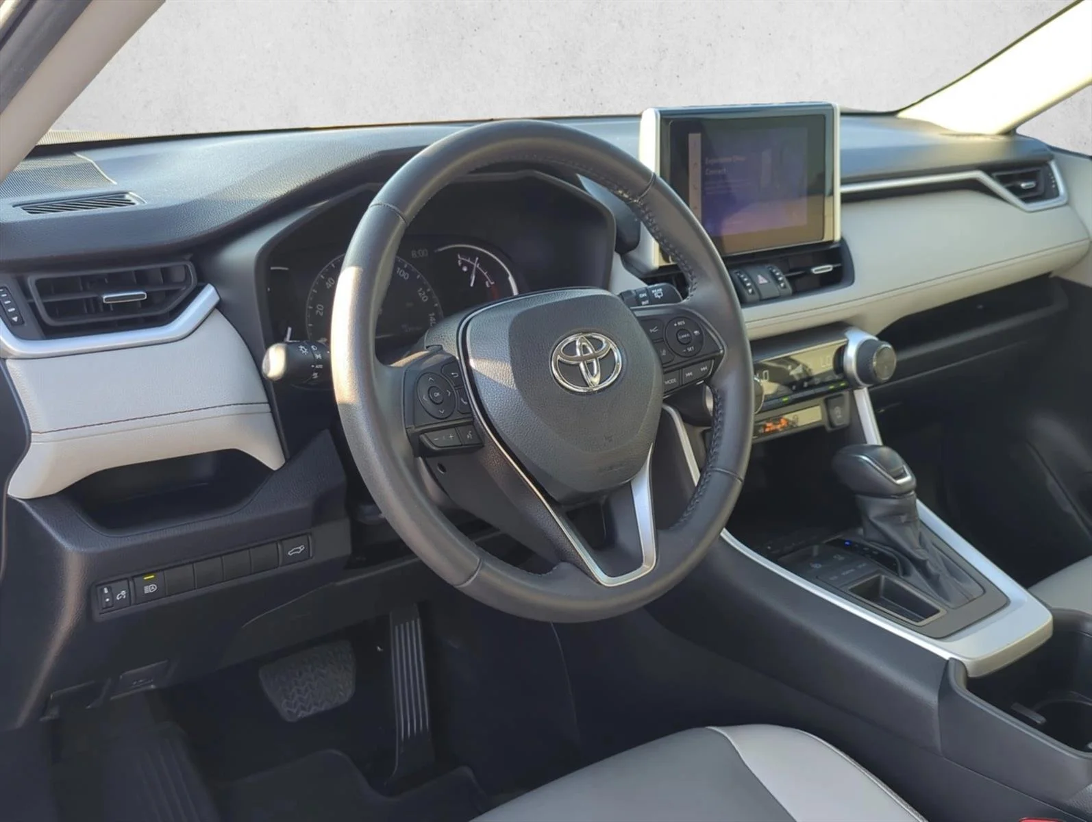 Used 2023 Magnetic Gray Metallic Toyota XLE Premium image 8