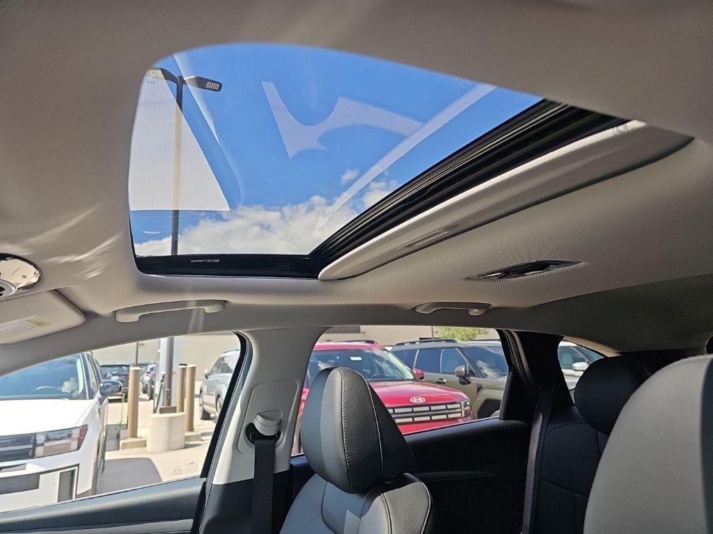 New 2026 Black Hyundai SEL Premium AWD image 26