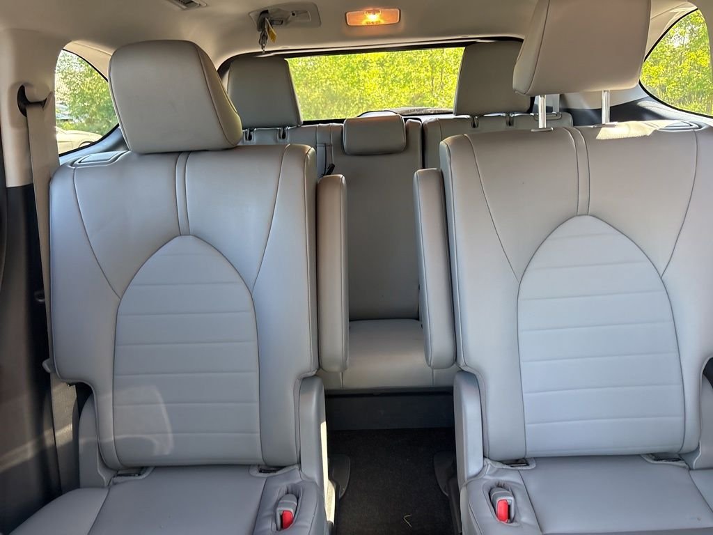 Used 2023 Silver Toyota XLE image 24