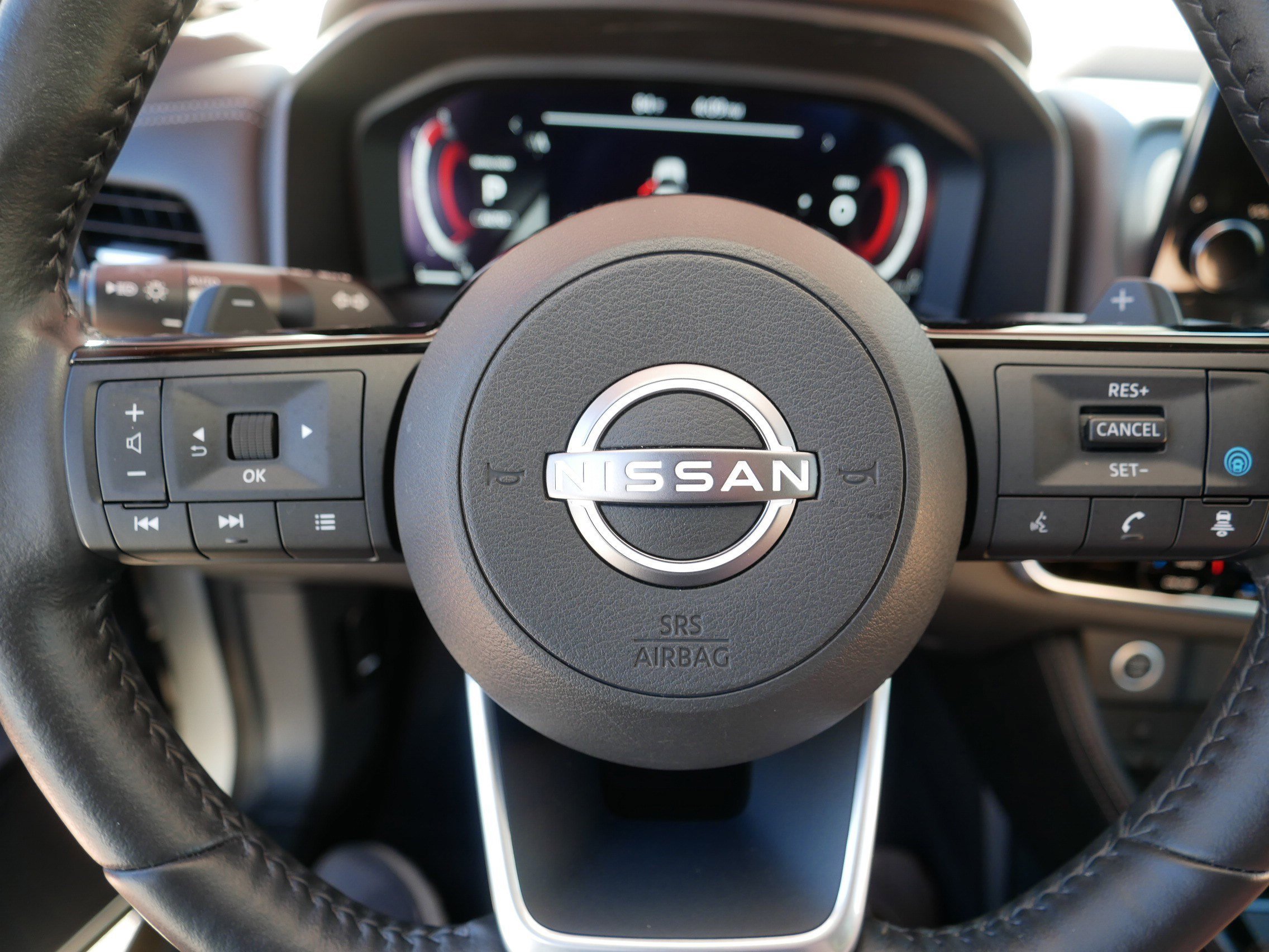Certified Used 2023 Pearl White Tricoat Nissan Platinum image 25