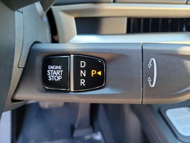 New 2027 Ivory Silver Kia EX image 32