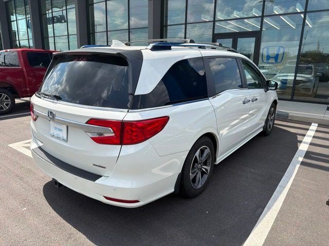 Used 2018 White Diamond Pearl Honda Touring image 8