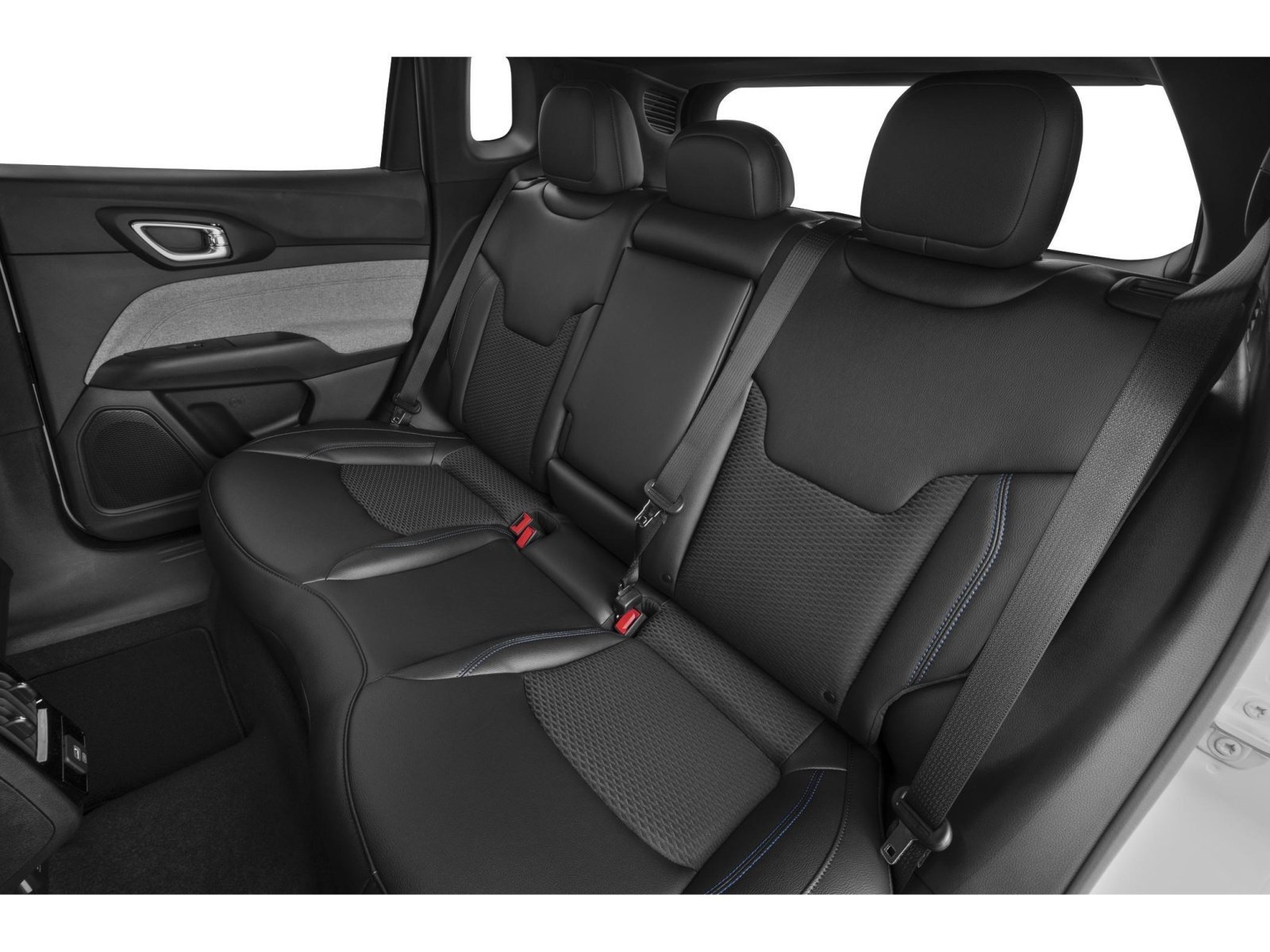New 2026 Diamond Black Crystal Pearl-Coat Exterior Paint Jeep Latitude Altitude image 7