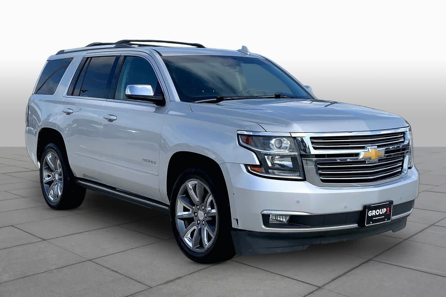 Used 2018 Silver Ice Metallic Chevrolet Premier image 3